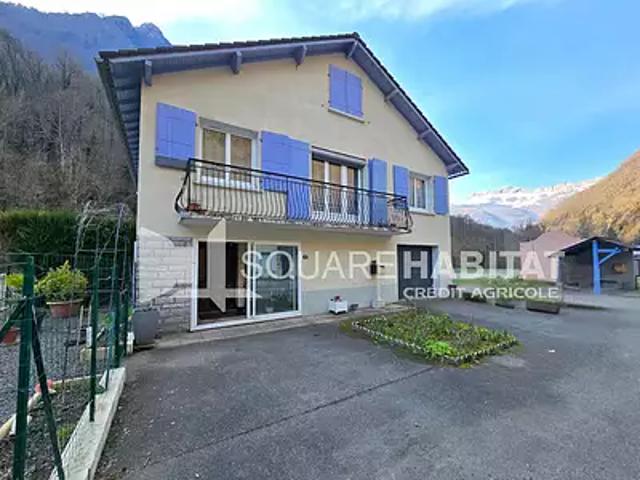 Bedous 64490 Achat / Vente maison 8 pièces t8 au dernier étage
