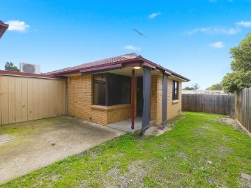 Bedroom Brick Veneer Unit in a Block of Four Prime Maddingley Location