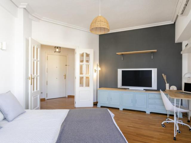 Bedroom for rent in Maisonnave 31, Alicante
