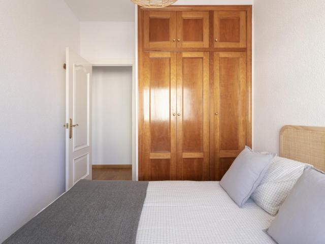 Bedroom for rent in Maisonnave 31, Alicante