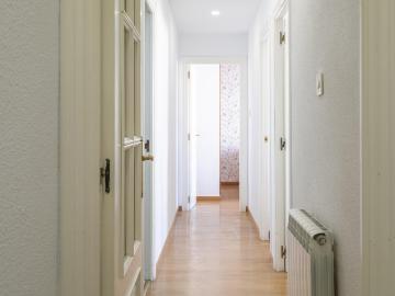 Bedroom for rent in Maisonnave 31, Alicante