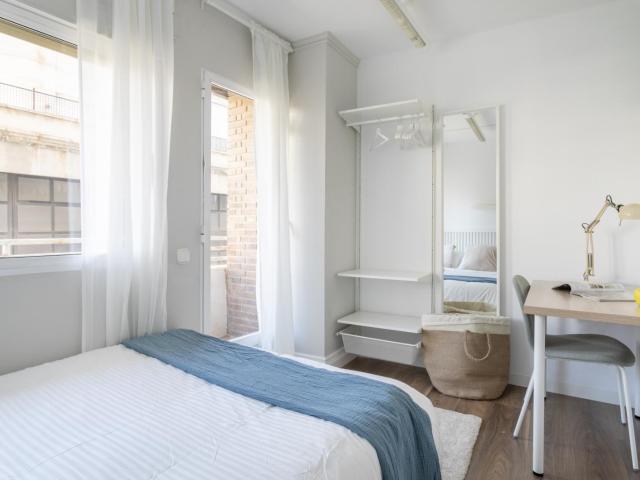 Bedroom for rent in Alfonso El Sabio 27 I, Alicante