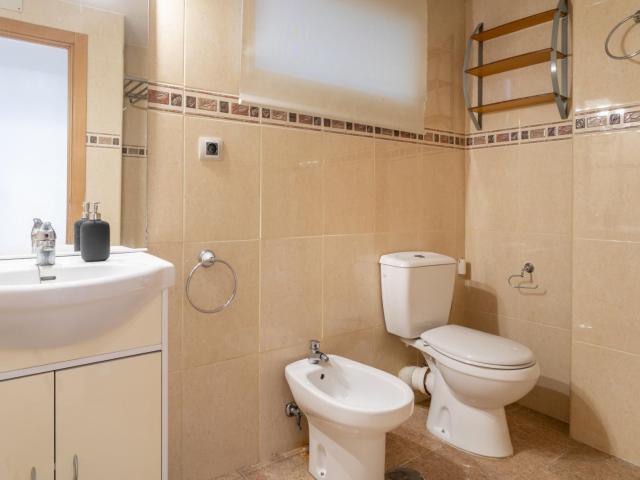 Bedroom for rent in Alfonso El Sabio 27 II, Alicante