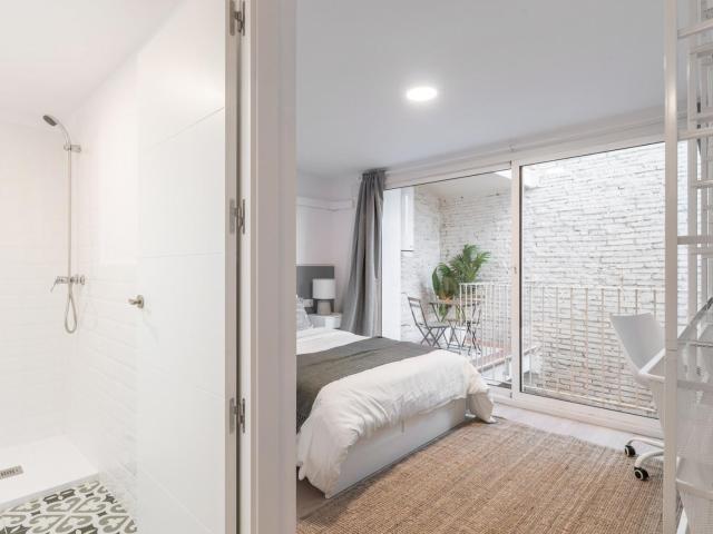 Bedroom for rent in Carme 5, Barcelona