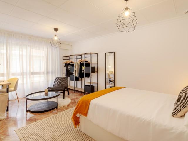 Bedroom for rent in Teniente Duran 17, Alicante