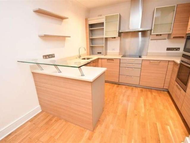 Bedroom Ground Floor Apartment In Godalming, GU7