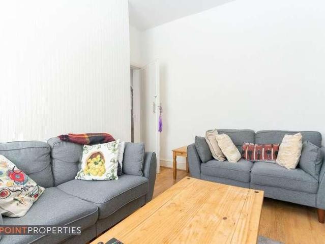 Bedroom House, Thornes Road, L6
