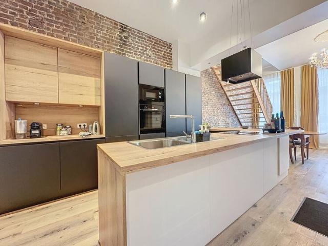 1 bedroom in shared flat + PRIV private shower room