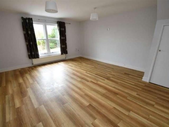 Bedroom Property In Godalming, GU7
