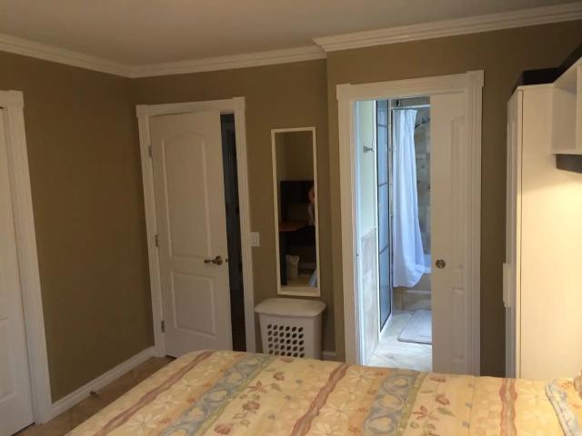 Bedroom with bathroom ensuite