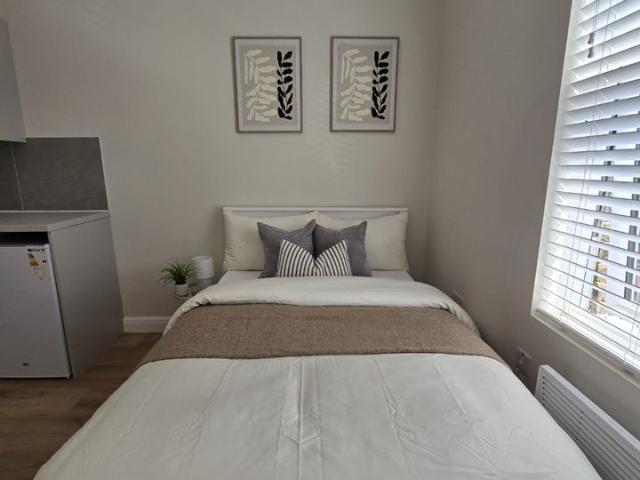 Bedsit, Beatrice Road, N4