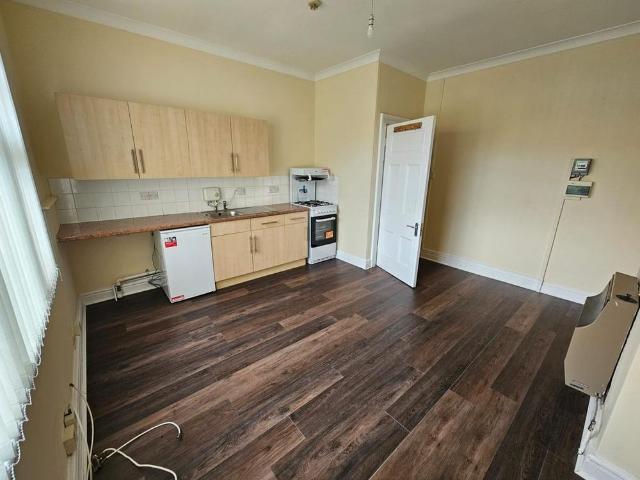 Bedsit to rent