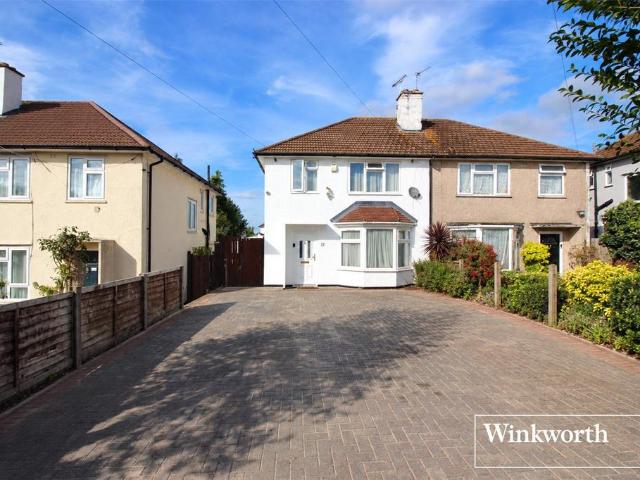 Beethoven Road, Elstree, Borehamwood. 3 bed semi detached house to rent £2,300 pcm £531 pw