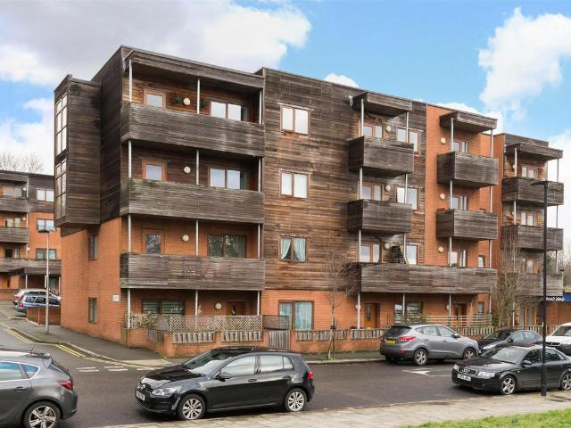Beeton Way, West Norwood SE27, 2 bed flat to rent, £1,900 pcm | PrimeLocation