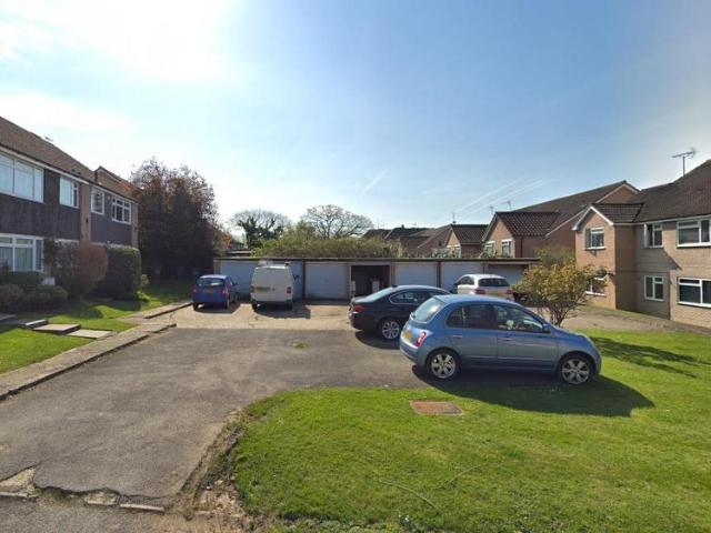 Beech Tree Close, Stanmore 2 bed apartment to rent £1,850 pcm £427 pw