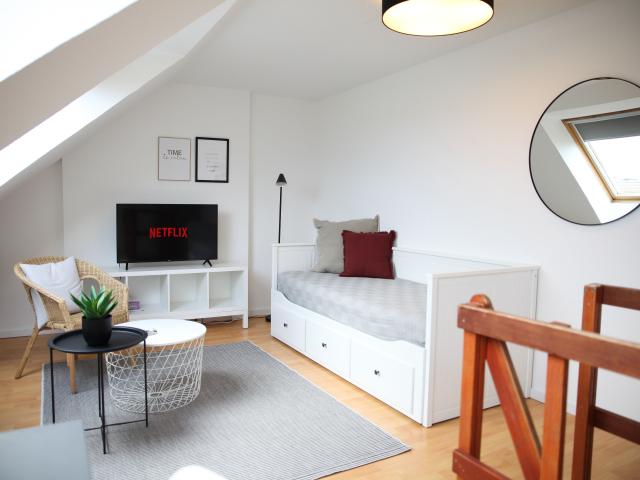 BEECH APARTMENT: free parking + Netflix + maisonette