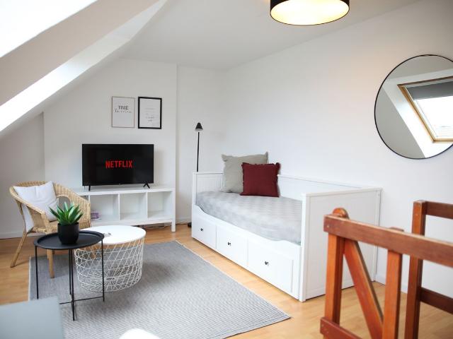 BEECH APARTMENT: free parking + Netflix + maisonette, Essen Amsterdam Apartments for Rent