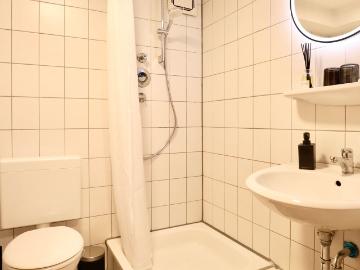 BEECH APARTMENT: free parking + Netflix + maisonette, Essen Amsterdam Apartments for Rent
