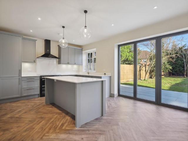 Beech Close, Hersham. 4 bed detached house to rent £4,250 pcm £981 pw