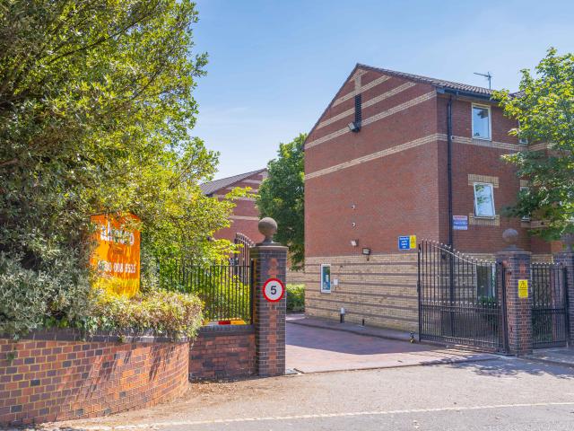 Beech Gardens Birmingham Student Accommodation | Amber