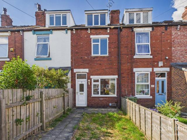 Beech Grove Terrace, Leeds LS25 3 bed terraced house to rent £1,150 pcm £265 pw