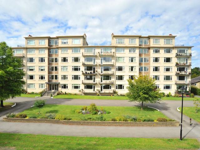 Beech Grove, Harrogate HG2, 3 bed flat to rent, £2,500 pcm | PrimeLocation
