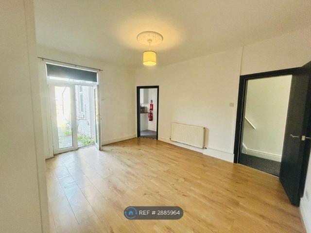 Beech Hill Lane, Wigan WN6, 3 bed terraced house to rent, £950 pcm | PrimeLocation