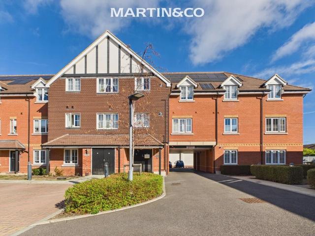 Beech House, Ashford TW15 2 bed apartment to rent £1,800 pcm £415 pw