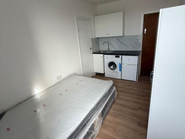 Beech House Road, Croydon CR0, Studio to rent, £1,050 pcm | PrimeLocation