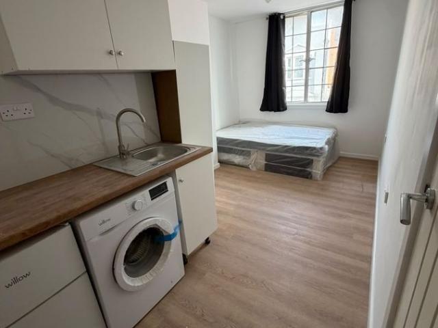 Beech House Road, Croydon CR0, Studio to rent, £1,100 pcm | PrimeLocation