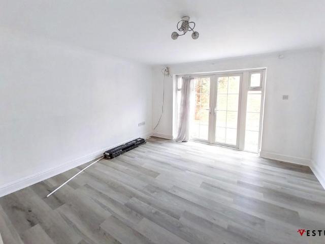 Beech House, Southall, UB2 2 bed flat to rent £2,100 pcm £485 pw