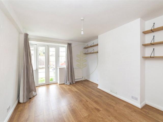 Beech Lawns, Finchley, London N12, 2 bed flat to rent, £2,000 pcm | PrimeLocation