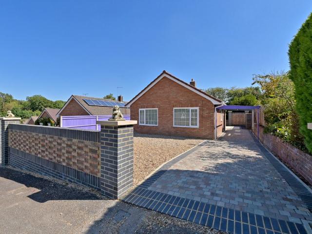 Beech Rise, Sonning Common, Reading, Oxfordshire RG4, 2 bed bungalow to rent, £2,150 pcm | PrimeLocation