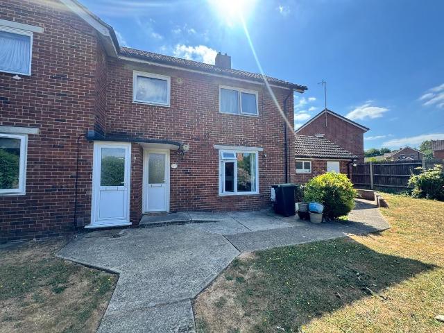 Beech Road, East Malling, West Malling ME19, 2 bed maisonette to rent, £1,250 pcm | PrimeLocation