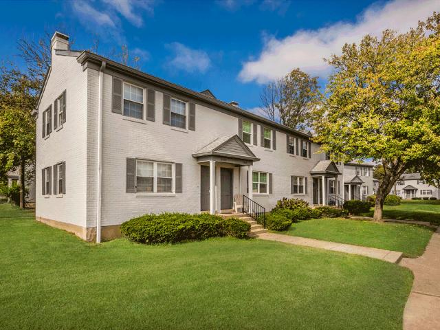 Beechmont Townhomes 2 Bedroom Apartment for Rent at 418 Marshall Walk, Louisville, KY 40214 Iroquois