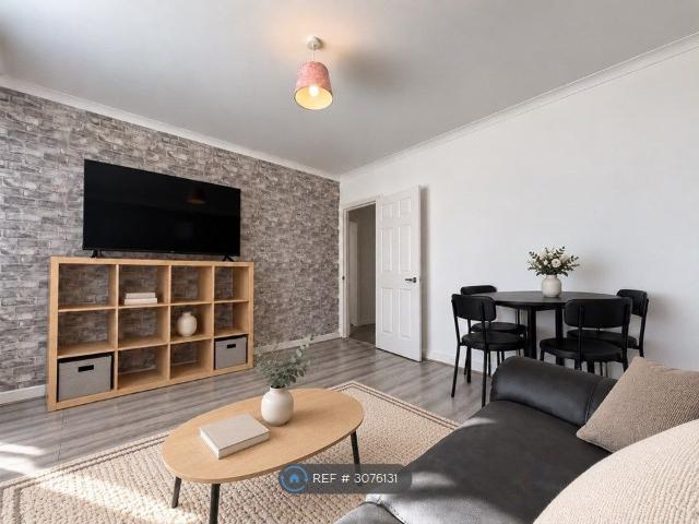 Beecham Road, Reading RG30, 2 bed flat to rent, £1,350 pcm | PrimeLocation