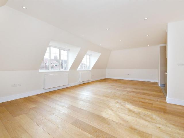 Beechcroft Avenue, London NW11, 3 bed flat to rent, £4,000 pcm | PrimeLocation