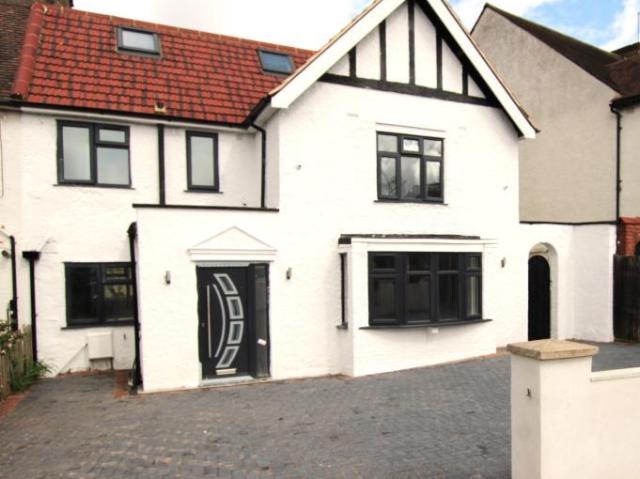Beechcroft Gardens, Wembley 5 bed terraced house to rent £4,500 pcm £1,038 pw