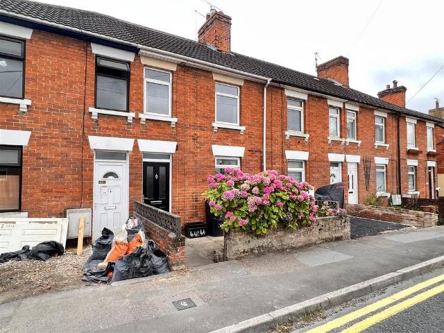 Beechcroft Road, Swindon SN2 2 bed terraced house to rent £1,100 pcm £254 pw