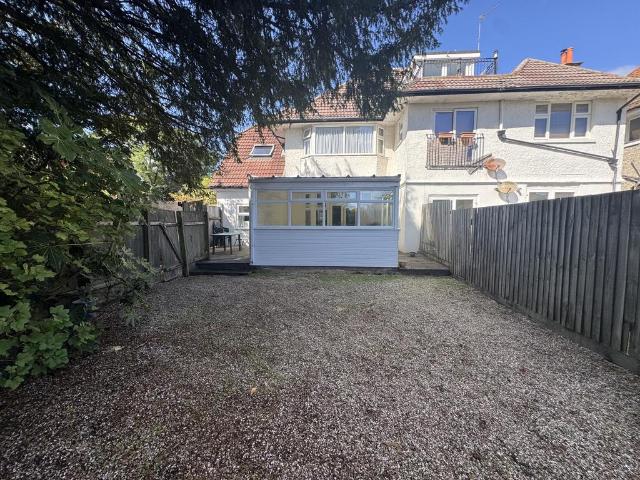 Beechey Road, BOURNEMOUTH 2 bed flat to rent £1,395 pcm £322 pw