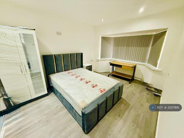 Beeches Road, Birmingham, B42 1 bed in a house share to rent £410 pcm £95 pw