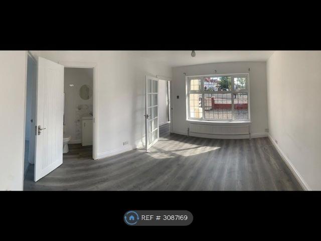 Beeches Road, Sutton SM3, 2 bed terraced house to rent, £2,050 pcm | PrimeLocation