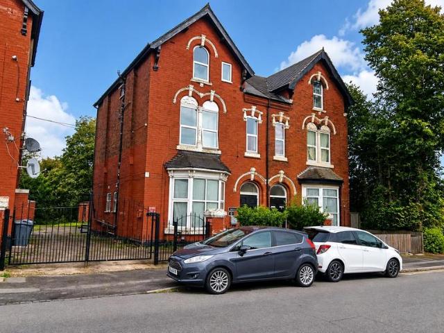Beeches Road, West Bromwich 1 bed apartment to rent £750 pcm £173 pw