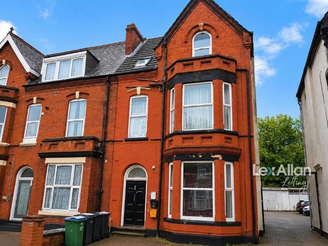Beeches Road, West Bromwich 1 bed flat to rent £750 pcm £173 pw