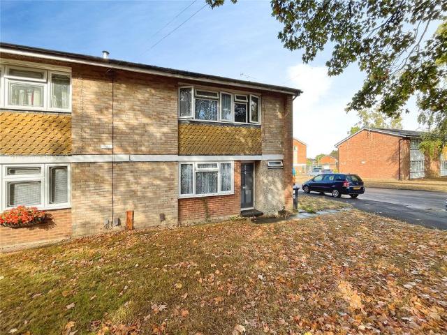 Beechtree Avenue, Englefield Green. House share to rent £550 pcm £127 pw