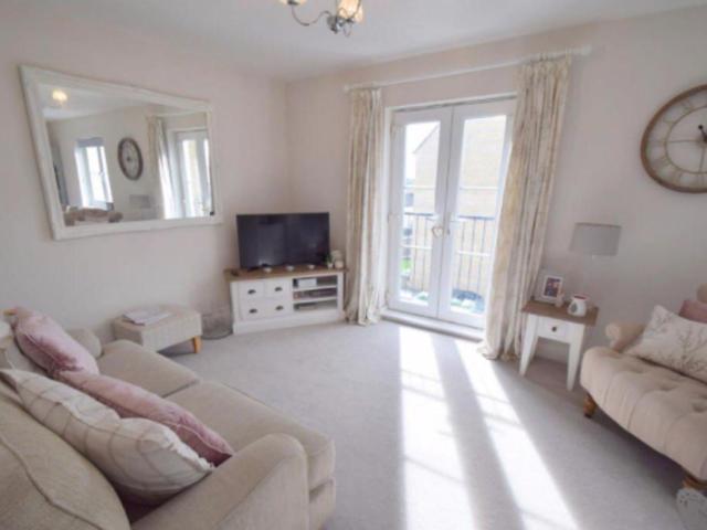 Beechwood Close, Nailsworth 2 bed apartment to rent £1,200 pcm £277 pw
