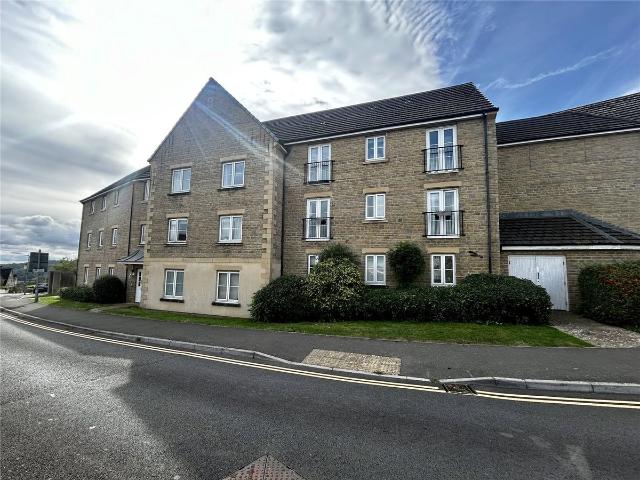 Beechwood Close, Nailsworth GL6, 2 bed flat to rent, £1,100 pcm | PrimeLocation