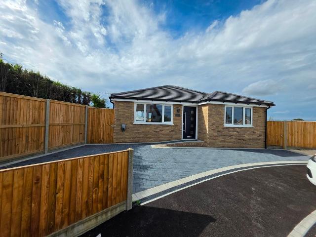 Beechwood Close, Whitfield, Dover CT16, 2 bed bungalow to rent, £1,300 pcm | PrimeLocation