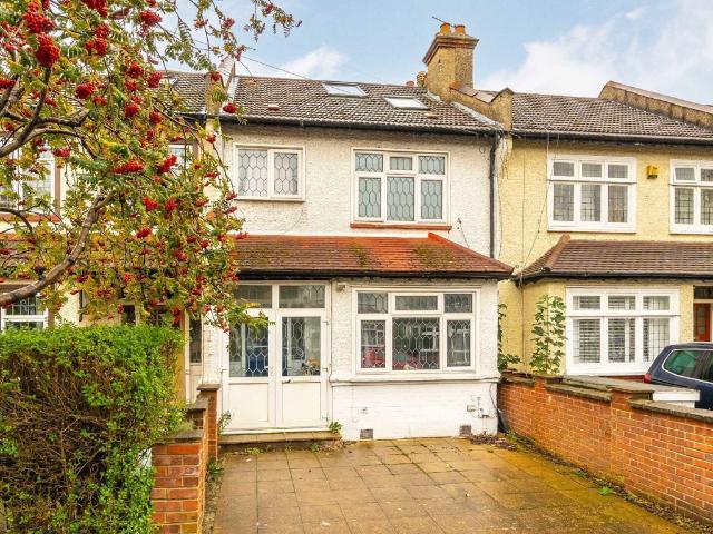 Beechwood Avenue, Thornton Heath CR7, 4 bed property to rent, £2,800 pcm | PrimeLocation