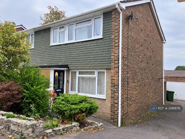 Beechwood Gardens, Southampton, SO18 3 bed semi detached house to rent £1,650 pcm £381 pw
